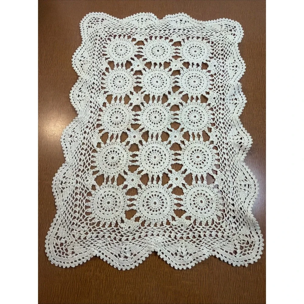 Vintage Crochet Kitchen Table Placemat Or Doily Beige Scalloped Edge 11 X 16.5